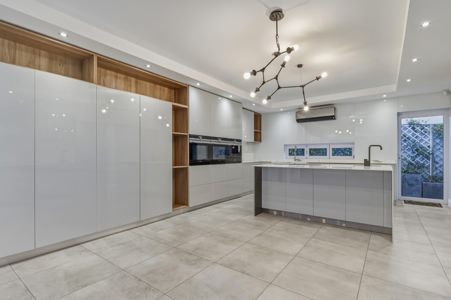 5 Bedroom Property for Sale in Southfield Western Cape